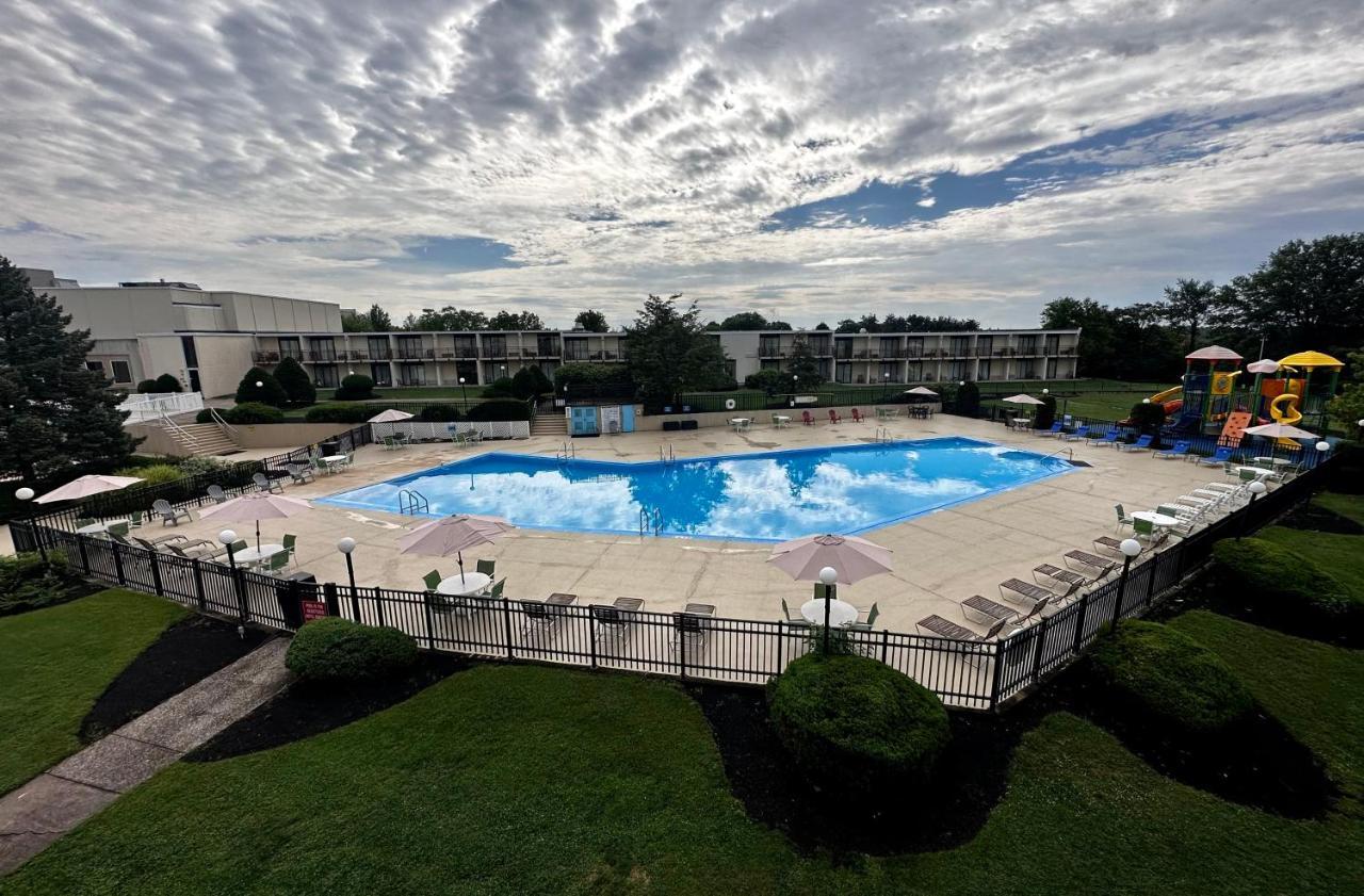Red Lion Hotel Harrisburg Hershey מראה חיצוני תמונה